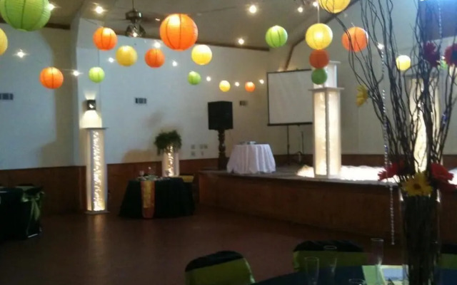 Lone Oak Ranch & Retreat