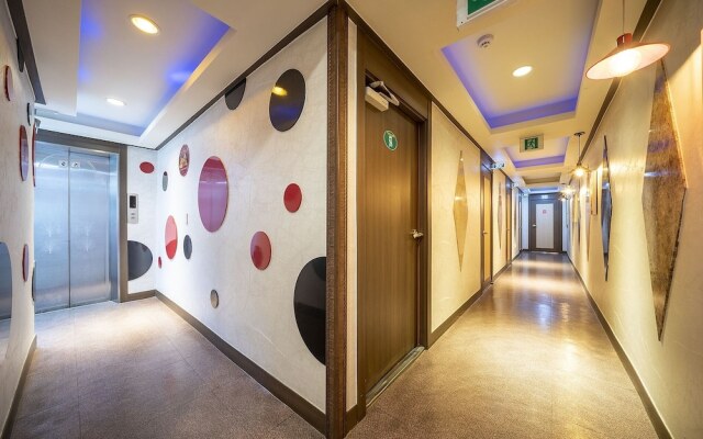 Cube Motel
