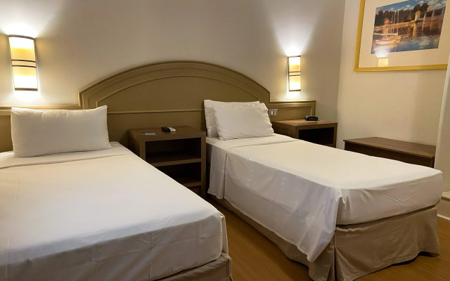 Master Porto Alegre Hotel - Av Carlos Gomes, Proximo Consulado Americano