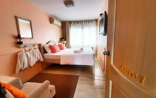 The Royal Chiangkhan Boutique Hotel