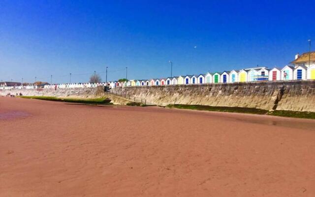 Three Beaches Holiday Apartments - close to Goodrington beach in Paignton