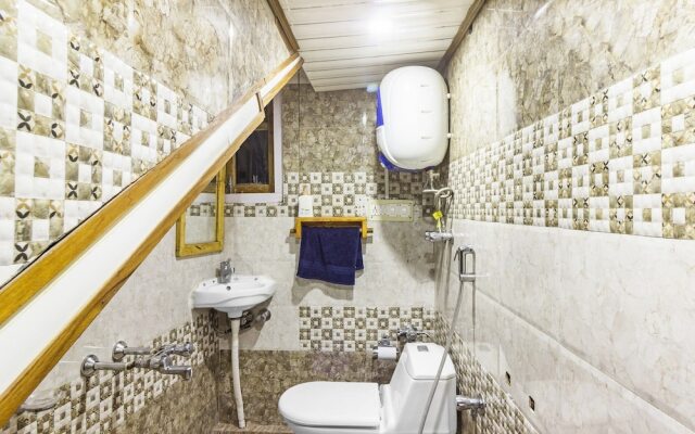 GuestHouser 1 BR Bed & Breakfast 83ac