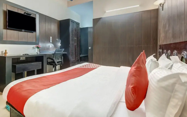 OYO 27999 Hotel Deep
