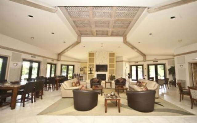 La Peninsula Blvd Condo