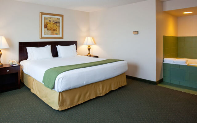 Holiday Inn Express Hotel & Suites Oshkosh Stateroute 41