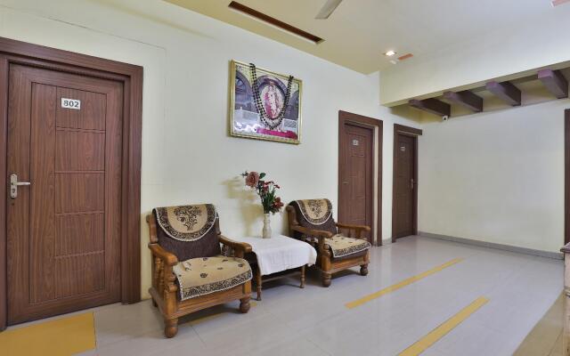 OYO 27689 Hotel Haveli Inn