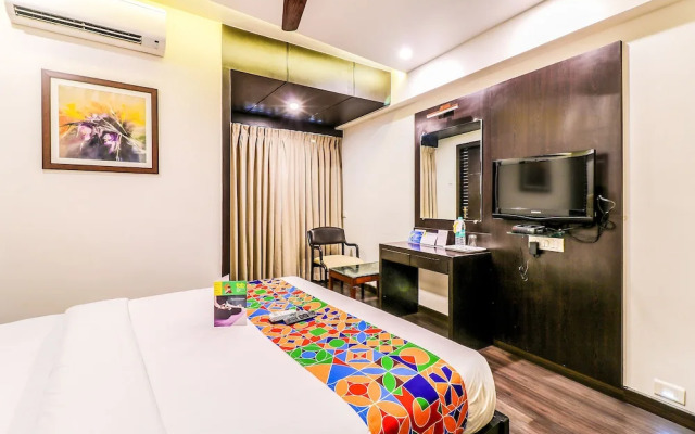 OYO 13105 Hotel Blue Diamond