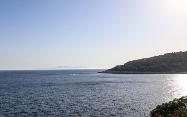 Marlene - 50 m From sea - R5