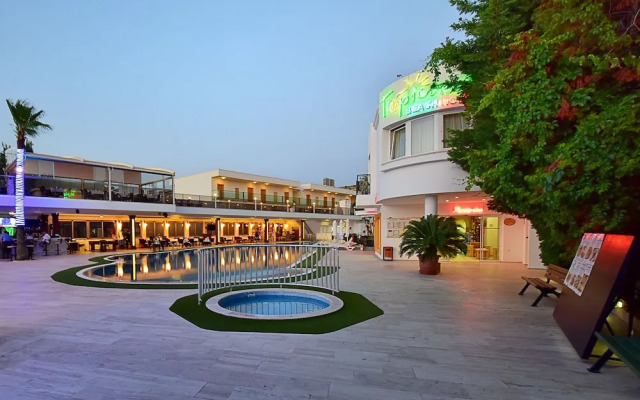 Tropicana Beach Apartments