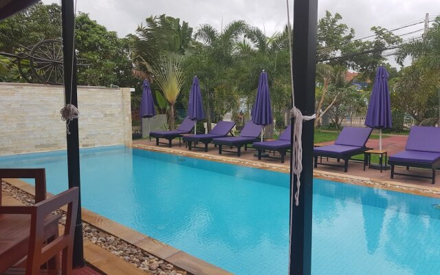 Pillar Hotel