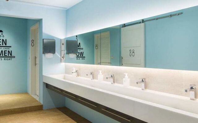 Houze Hostel