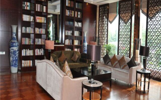 Xinyang Jin Jiang International Hotel