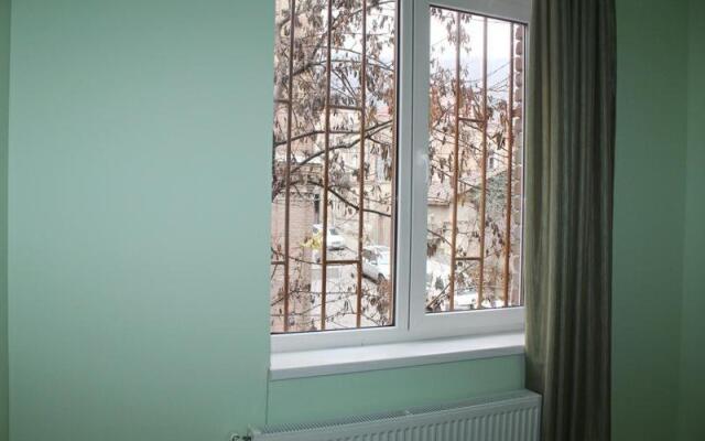 200 metres from Rustaveli avenue