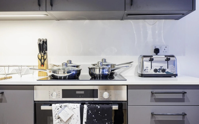 Luxurious Apartments in LONDON, SK