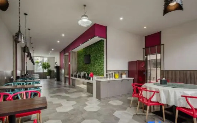 Pusu Hotel (Suizhou Baiyun Lake Education Bureau) – Restaurant – Suizhou