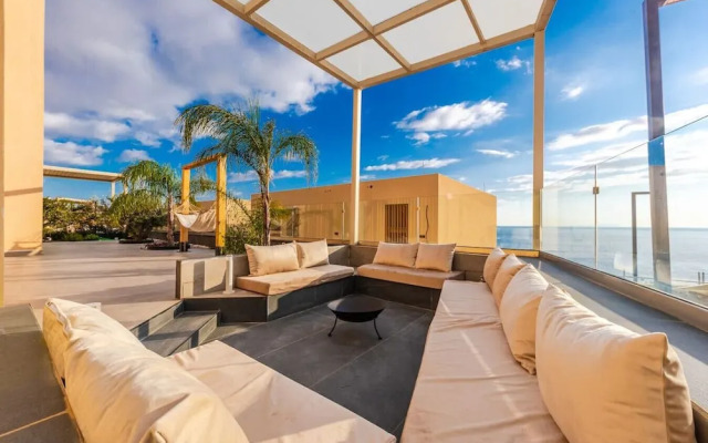 Seaside Retreat Green Coast