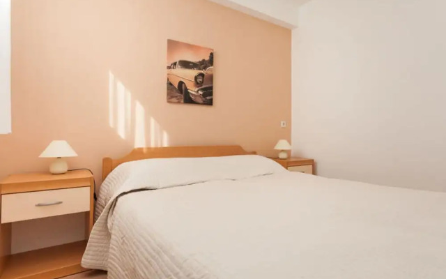 Villa Rosy Comfortable Holiday Residence
