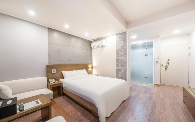 The 7 Business Hotel