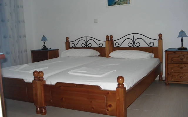 Honeymoon Beach Studios