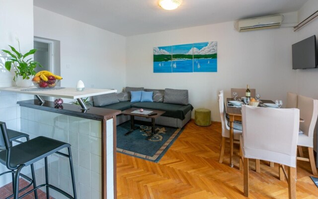Amazing Apartment in Crikvenica With Wifi and 3 Bedrooms
