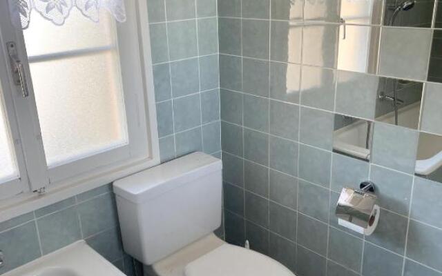 NEB-THUN LODGE`s Seehaus 1 Gwatt
