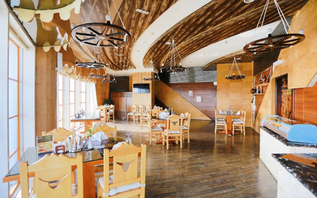 Awaliv International Hotel