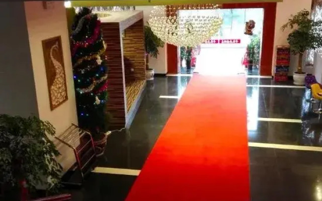 Cengong Qicai Garden Hotel