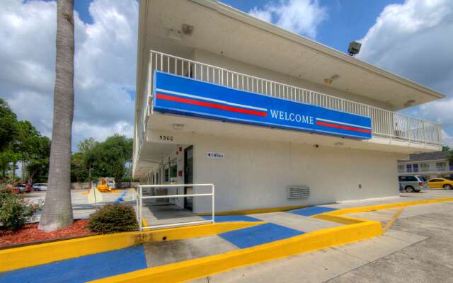 Motel 6 Orlando, FL - Winter Park