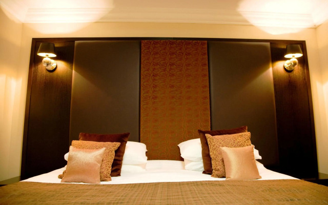 The Popinjay Hotel and Spa