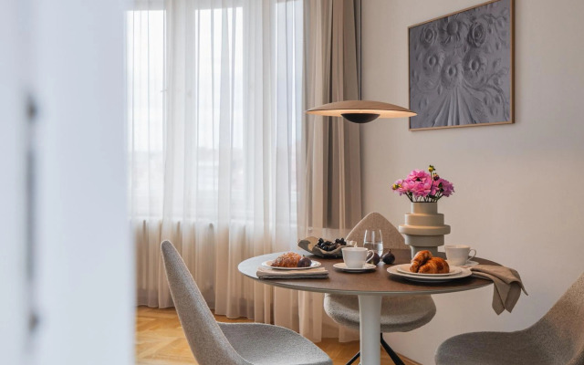 Sophisticated Apartment in Vinohrady by Prague Days