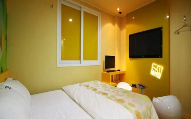 Max Motel