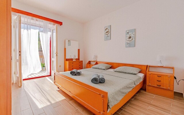 Nice Apartment in Prigradica With 3 Bedrooms and Wifi