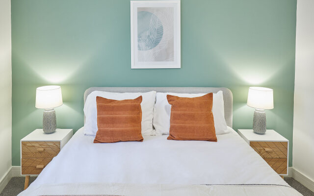 Host   Stay   Flat 1  Glenholme House