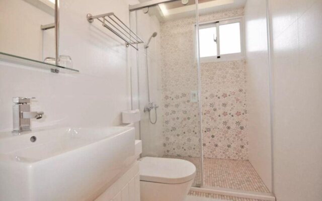 Love Traveling B&B