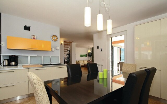 Nice Home in Umag With Wifi and 4 Bedrooms