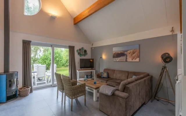 Holiday Home by Beach in Ooghduyne