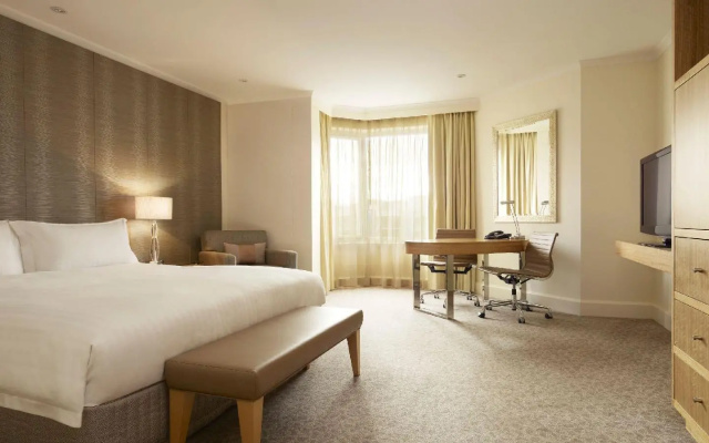 Residence on Langley Park – Guest Rooms – Perth