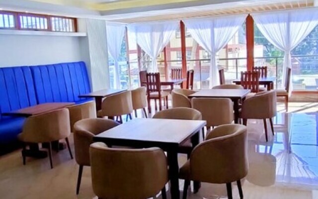 Hays Suites