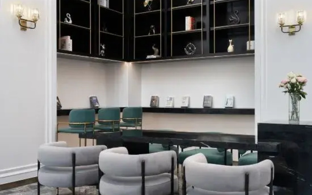 Yunfu Xinxing XANA Deluxe Hotel