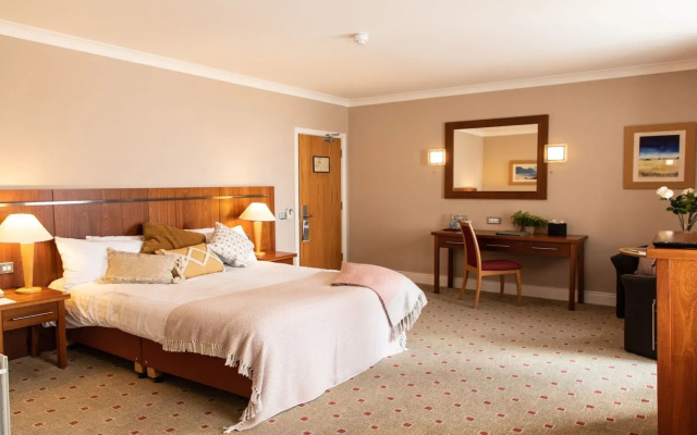 Lahinch Coast Hotel & Suites