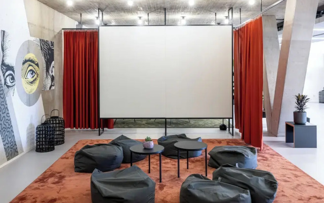 MILESTONE Vienna Erdberg by Tribera