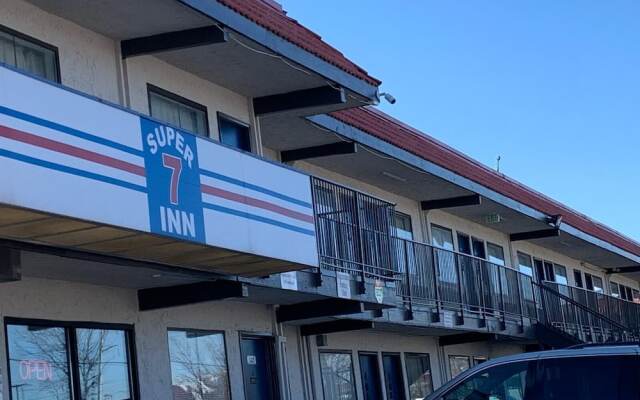 Super 7 Inn Dallas Southwest