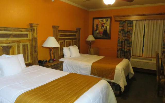 Knights Inn/La Hacienda Alamo Dome / Riverwal