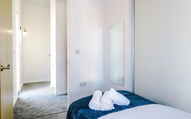 3 Bed House Manchester by MCR Dens