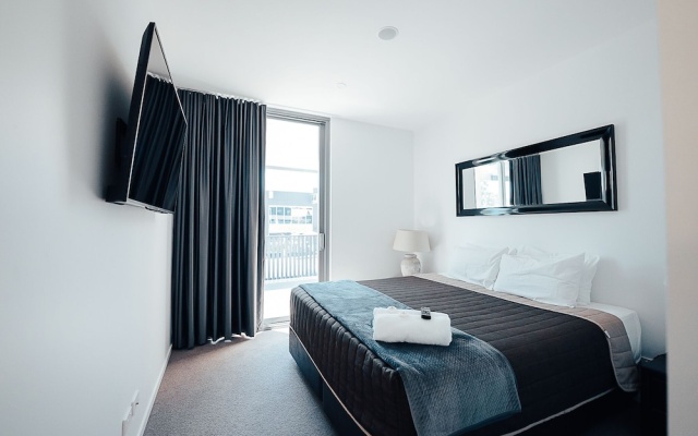 Waters Edge – Guest Rooms – Newcastle