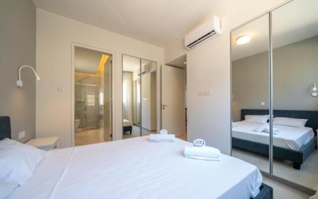 Mythicals Ground floor with garden 2 bed apartment