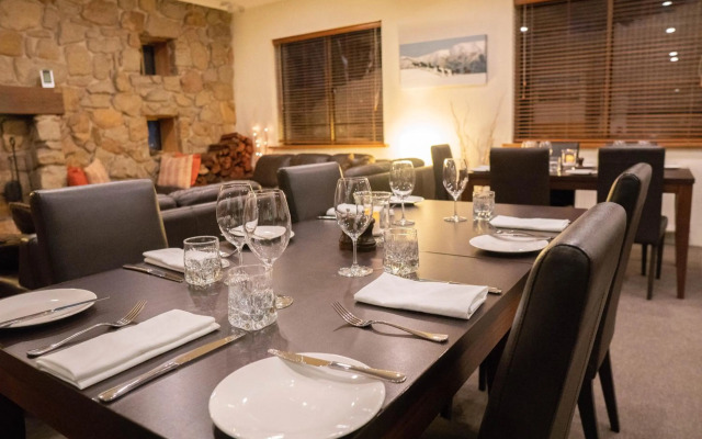 Summit Ridge Alpine Lodge