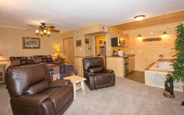 Upper Canyon Inn & Cabins