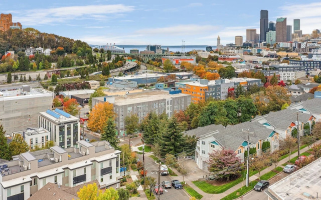 The Cloudbreak Townhome