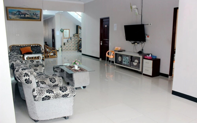 OYO 783 Grand Mentari Guest House